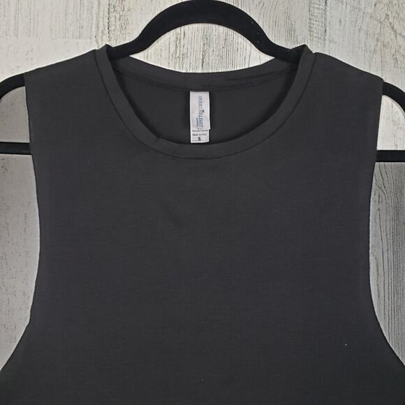 NWOT Over The Limit Apparel Sleeveless Black Muscle Tee Women's Size Small - Picture 3 of 11